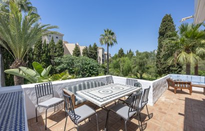 Resale - Apartment - Middle Floor Apartment - Marbella - Puerto Banús