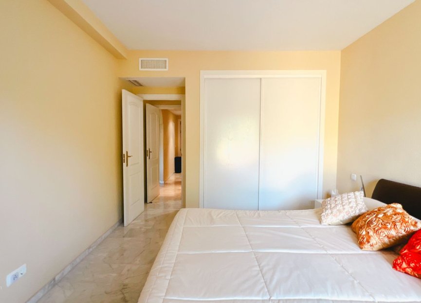 Resale - Apartment - Middle Floor Apartment - Marbella - Reserva de Marbella