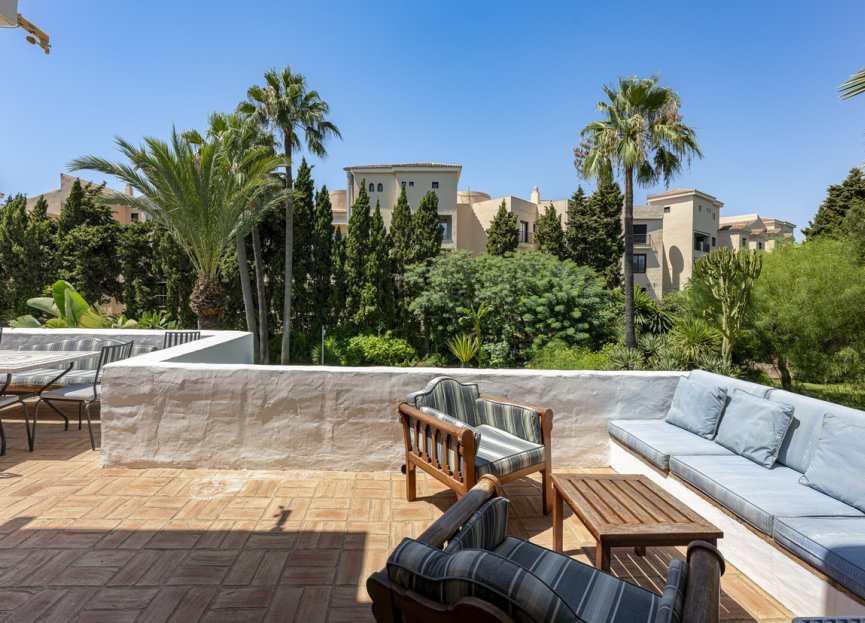 Resale - Apartment - Middle Floor Apartment - Marbella - Puerto Banús