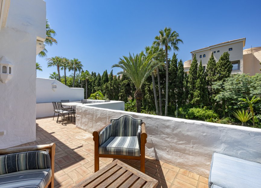 Resale - Apartment - Middle Floor Apartment - Marbella - Puerto Banús