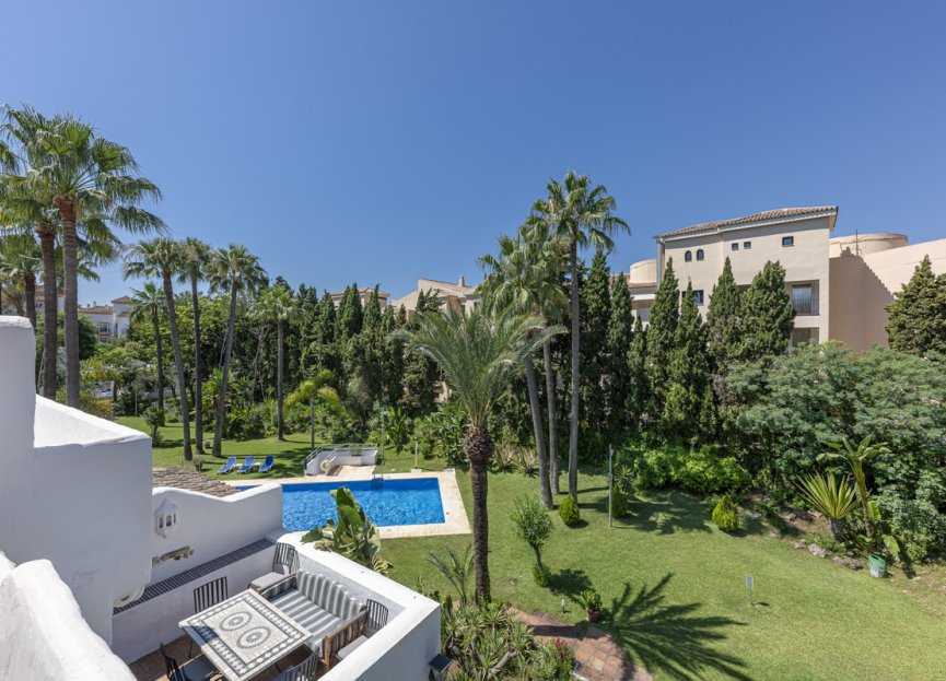 Resale - Apartment - Middle Floor Apartment - Marbella - Puerto Banús