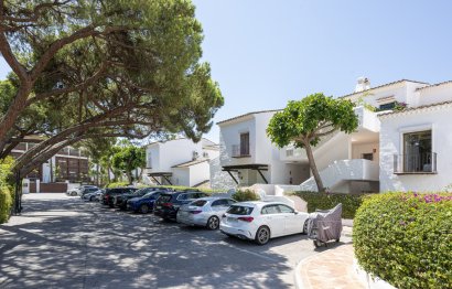 Resale - Apartment - Middle Floor Apartment - Marbella - Puerto Banús