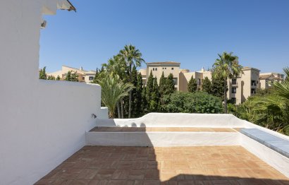 Resale - Apartment - Middle Floor Apartment - Marbella - Puerto Banús