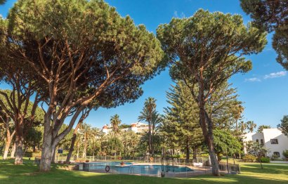 Resale - Apartment - Middle Floor Apartment - Marbella - Puerto Banús