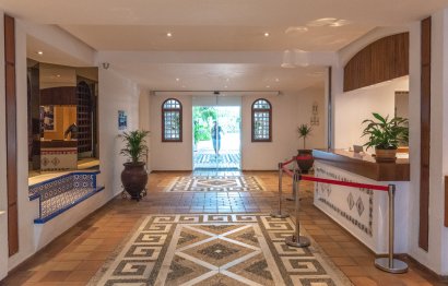 Resale - Apartment - Middle Floor Apartment - Marbella - Puerto Banús