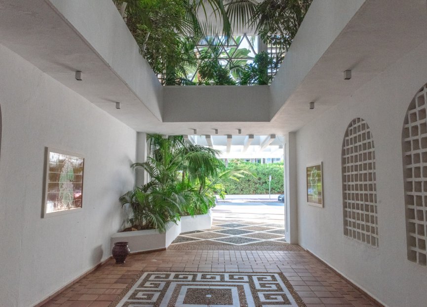 Resale - Apartment - Middle Floor Apartment - Marbella - Puerto Banús