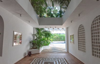 Resale - Apartment - Middle Floor Apartment - Marbella - Puerto Banús