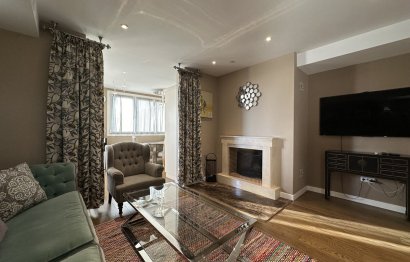 Resale - Apartment - Middle Floor Apartment - Marbella - Puerto Banús