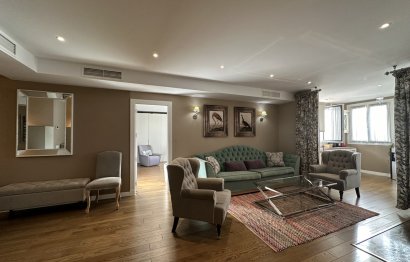 Resale - Apartment - Middle Floor Apartment - Marbella - Puerto Banús