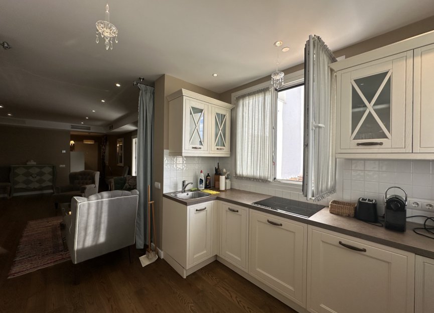 Resale - Apartment - Middle Floor Apartment - Marbella - Puerto Banús