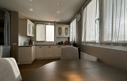 Resale - Apartment - Middle Floor Apartment - Marbella - Puerto Banús