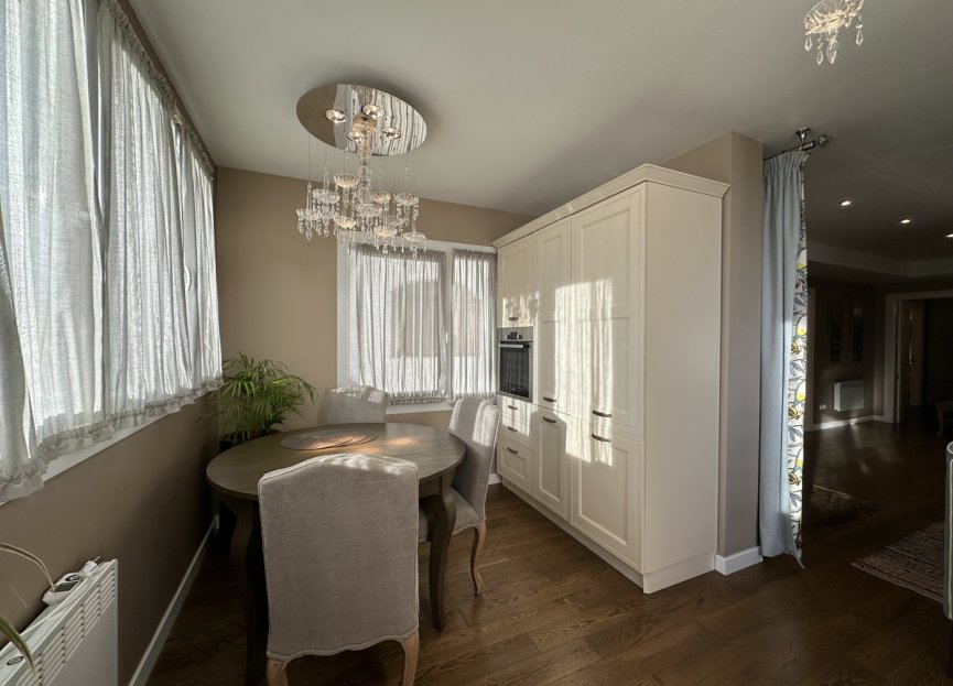 Resale - Apartment - Middle Floor Apartment - Marbella - Puerto Banús