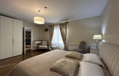 Resale - Apartment - Middle Floor Apartment - Marbella - Puerto Banús