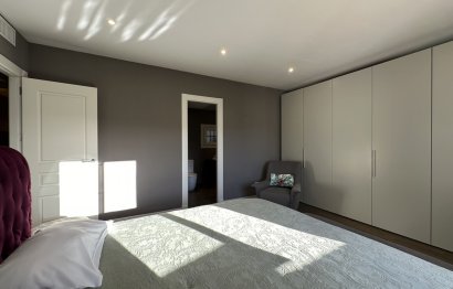 Resale - Apartment - Middle Floor Apartment - Marbella - Puerto Banús