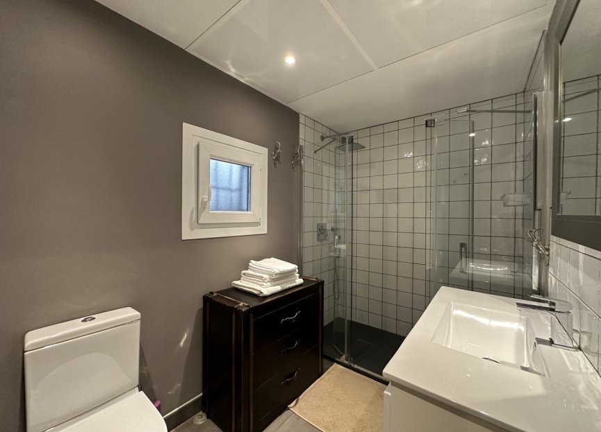 Resale - Apartment - Middle Floor Apartment - Marbella - Puerto Banús