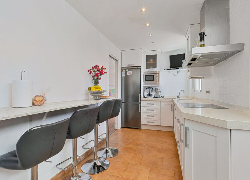 Resale - Apartment - Middle Floor Apartment - Fuengirola - Fuengirola Centro