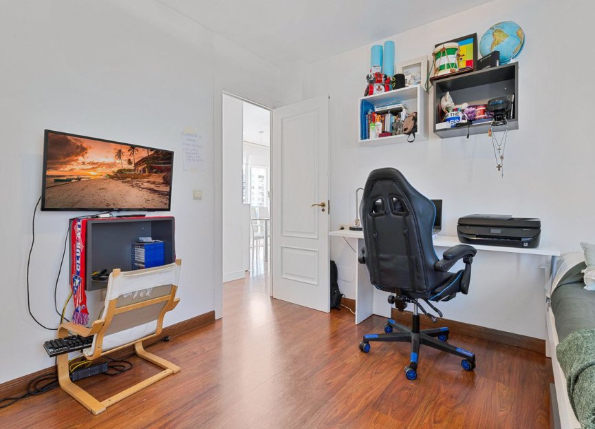 Resale - Apartment - Middle Floor Apartment - Fuengirola - Fuengirola Centro