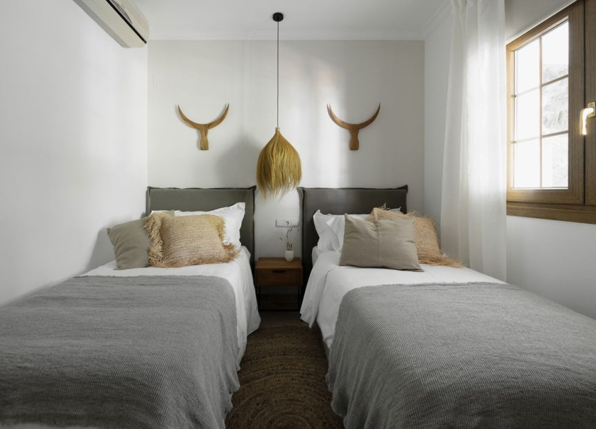 Reventa - House - Detached Villa - Estepona - Estepona Centro