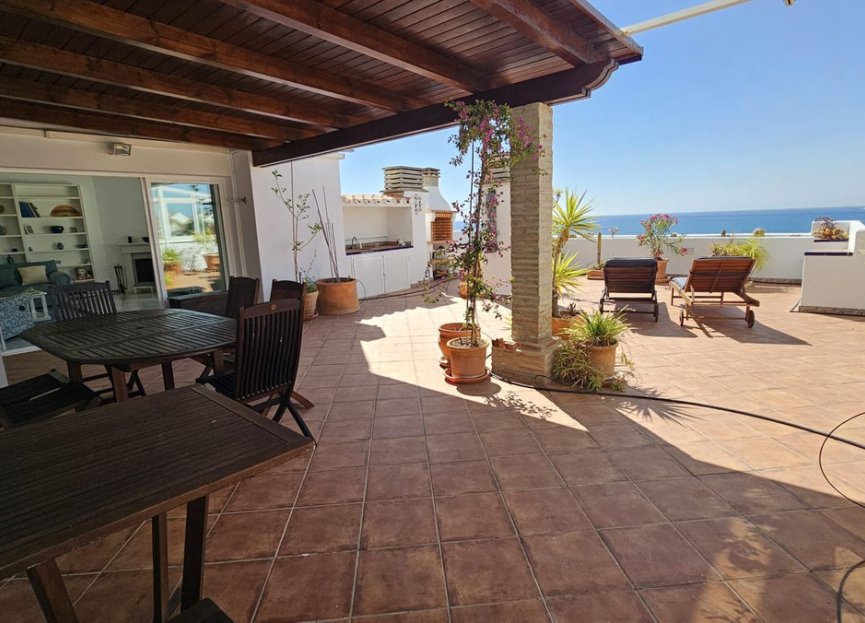 Resale - Apartment - Top Floor Apartment - Estepona - Estepona Centro