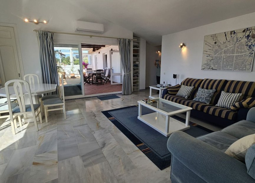 Resale - Apartment - Top Floor Apartment - Estepona - Estepona Centro