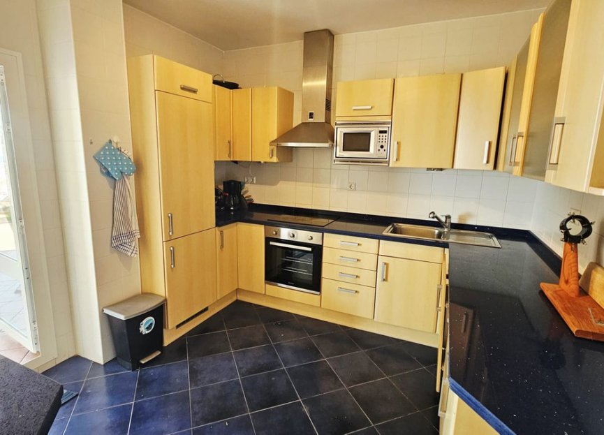 Resale - Apartment - Top Floor Apartment - Estepona - Estepona Centro