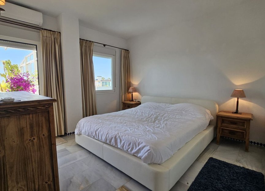 Resale - Apartment - Top Floor Apartment - Estepona - Estepona Centro