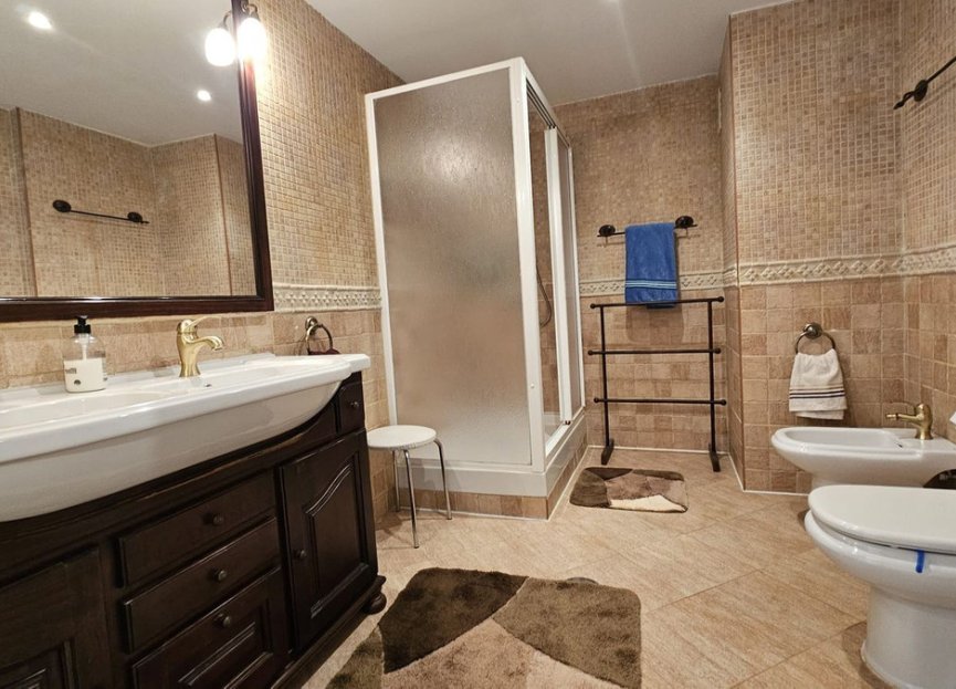 Resale - Apartment - Top Floor Apartment - Estepona - Estepona Centro