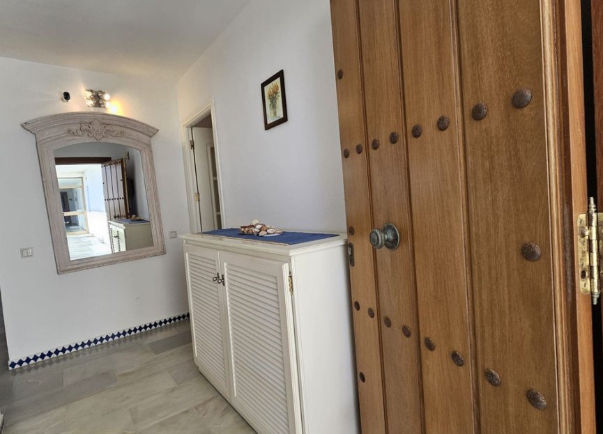 Resale - Apartment - Top Floor Apartment - Estepona - Estepona Centro