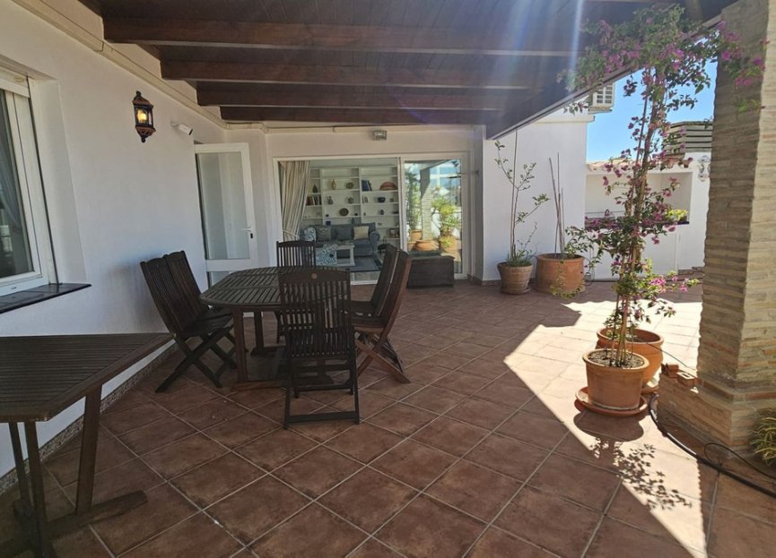 Resale - Apartment - Top Floor Apartment - Estepona - Estepona Centro