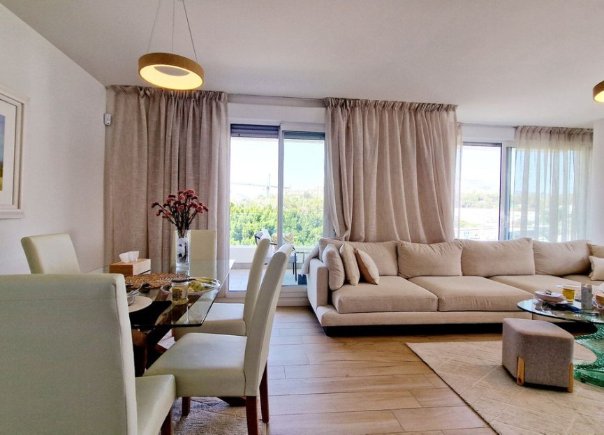 Resale - Apartment - Middle Floor Apartment - Marbella - Nueva Andalucia