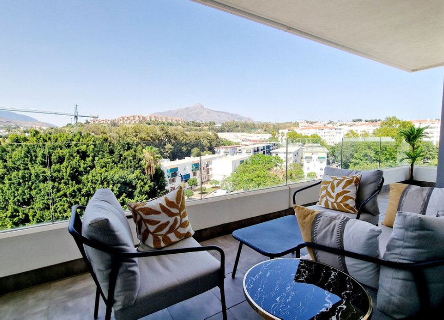Resale - Apartment - Middle Floor Apartment - Marbella - Nueva Andalucia