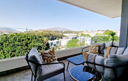 Resale - Apartment - Middle Floor Apartment - Marbella - Nueva Andalucia