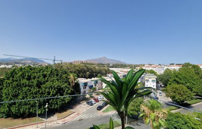 Resale - Apartment - Middle Floor Apartment - Marbella - Nueva Andalucia
