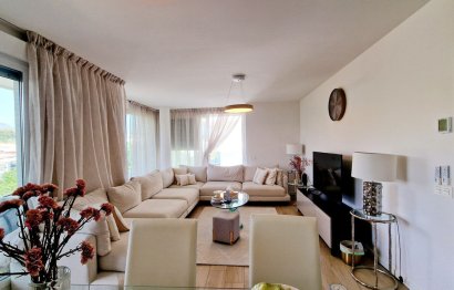 Resale - Apartment - Middle Floor Apartment - Marbella - Nueva Andalucia