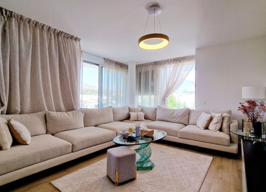 Resale - Apartment - Middle Floor Apartment - Marbella - Nueva Andalucia