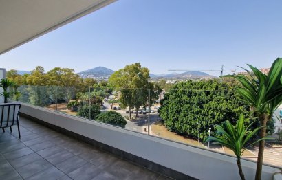 Resale - Apartment - Middle Floor Apartment - Marbella - Nueva Andalucia