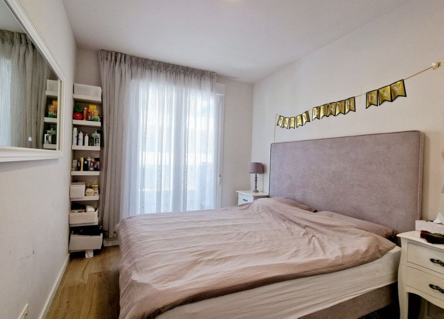 Resale - Apartment - Middle Floor Apartment - Marbella - Nueva Andalucia