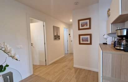 Resale - Apartment - Middle Floor Apartment - Marbella - Nueva Andalucia
