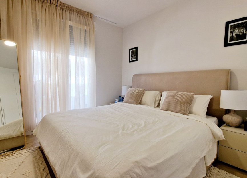 Resale - Apartment - Middle Floor Apartment - Marbella - Nueva Andalucia
