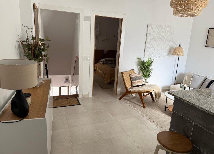 Resale - Apartment - Middle Floor Apartment - Estepona - Estepona Centro