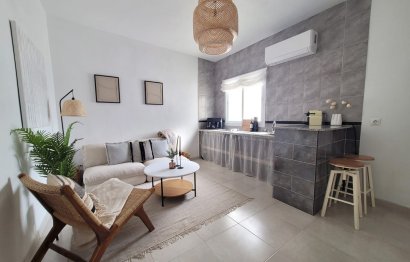 Resale - Apartment - Middle Floor Apartment - Estepona - Estepona Centro