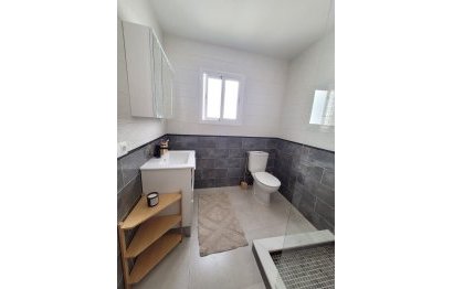 Resale - Apartment - Middle Floor Apartment - Estepona - Estepona Centro