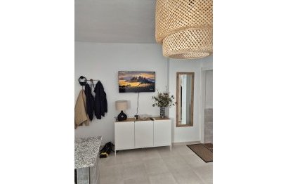 Resale - Apartment - Middle Floor Apartment - Estepona - Estepona Centro