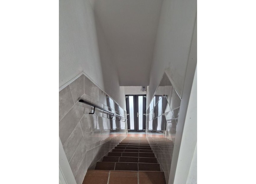 Resale - Apartment - Middle Floor Apartment - Estepona - Estepona Centro