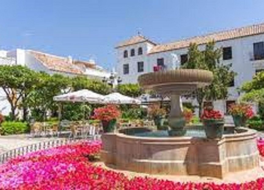 Resale - Apartment - Middle Floor Apartment - Estepona - Estepona Centro