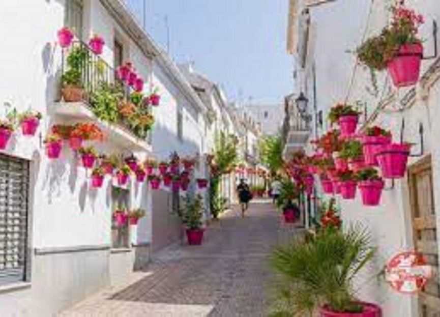 Resale - Apartment - Middle Floor Apartment - Estepona - Estepona Centro