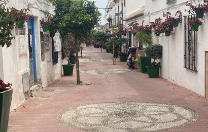 Resale - Apartment - Middle Floor Apartment - Estepona - Estepona Centro