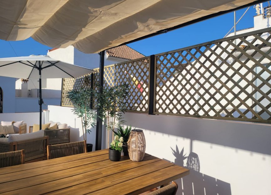 Resale - Apartment - Middle Floor Apartment - Estepona - Estepona Centro