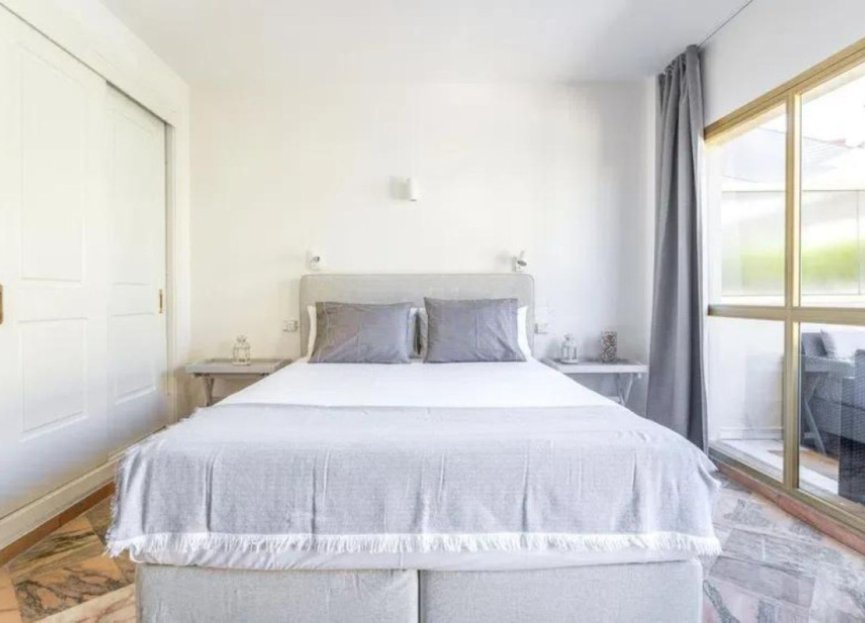 Resale - Apartment - Middle Floor Apartment - Marbella - Elviria