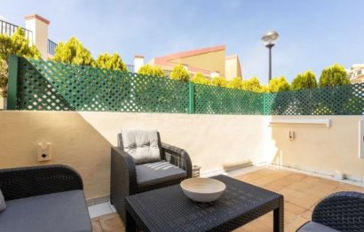 Resale - Apartment - Middle Floor Apartment - Marbella - Elviria